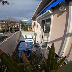 https://sanary-les-lones-plages.fr-provencehotel.com